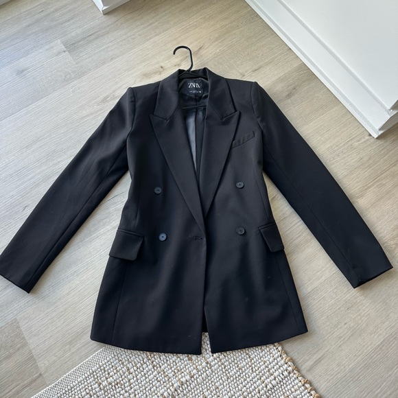 Black Zara Blazer - Picture 3 of 4